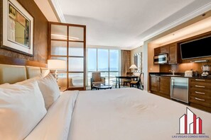 1 habitación, escritorio, tabla de planchar con plancha y wifi 