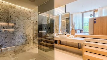 Suite estudio Premium | Baño | Artículos de higiene personal gratuitos, secador de pelo y albornoces