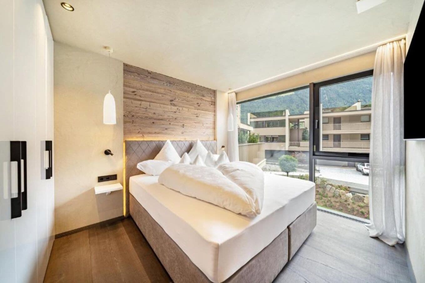 Loft Premium | Minibar, caja fuerte, escritorio y sistema de insonorización