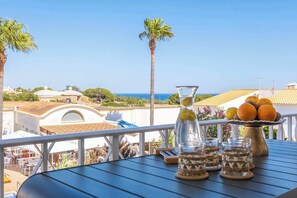 Outdoor dining - Apartment Marlena - complex great for families (Albufeira)