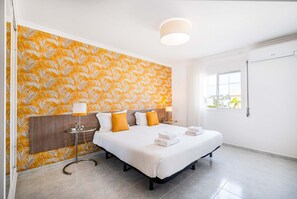 3 bedrooms, iron/ironing board, WiFi, bed sheets - Marina Vista Retreat - Luxury complex (Albufeira)