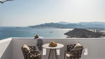 Deluxe Suite, Sea View with balcony