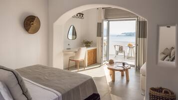 1 bedroom, Egyptian cotton sheets, premium bedding, down duvets