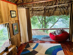 Trehytte – standard | Wi-fi (inkludert) og sengetøy