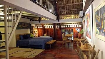 Luxury Quadruple Room | Free WiFi, bed sheets