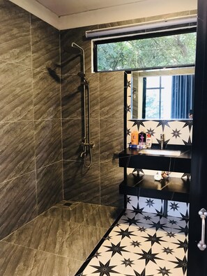 Deluxe Double Room, Mountain View | Bathroom - Muong Retreat (Hoa Binh)