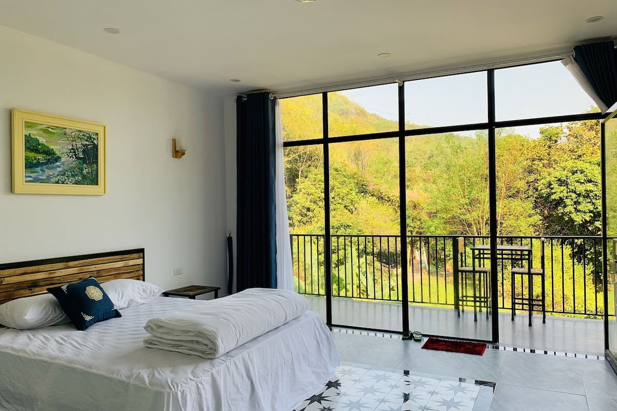 Deluxe Double Room, Mountain View | 1 bedroom, free WiFi, bed sheets