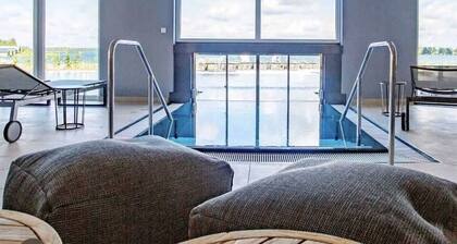 Luxuriös Ausgestattete Ferienwohnung für Max. 4 Personen. Pool, Strand und Sauna
