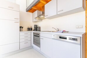 Kühlschrank, Ofen, Herdplatte, Geschirrspüler