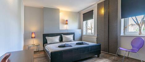 3 bedrooms, travel cot, free WiFi, bed sheets