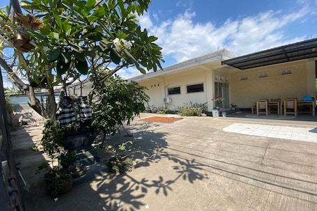Front of property. Capital O 93124 Lombok Northis Homestay