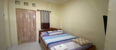 Desk, laptop workspace, free WiFi, bed sheets