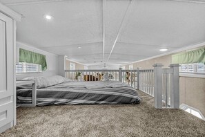 Desk, iron/ironing board, WiFi, bed sheets - Ocean Lakes Getaway, Golf Cart and Beach Access! (Myrtle Beach)