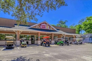 Exterior - Ocean Lakes Getaway, Golf Cart and Beach Access! (Myrtle Beach)