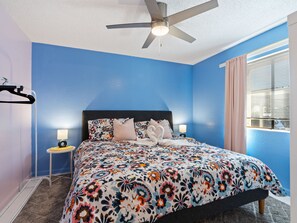 1 habitación, tabla de planchar con plancha, wifi gratis y ropa de cama