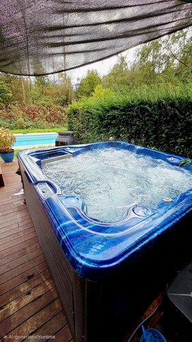 Villa in the forrest of Amsterdam with Pool and Jacuzzi