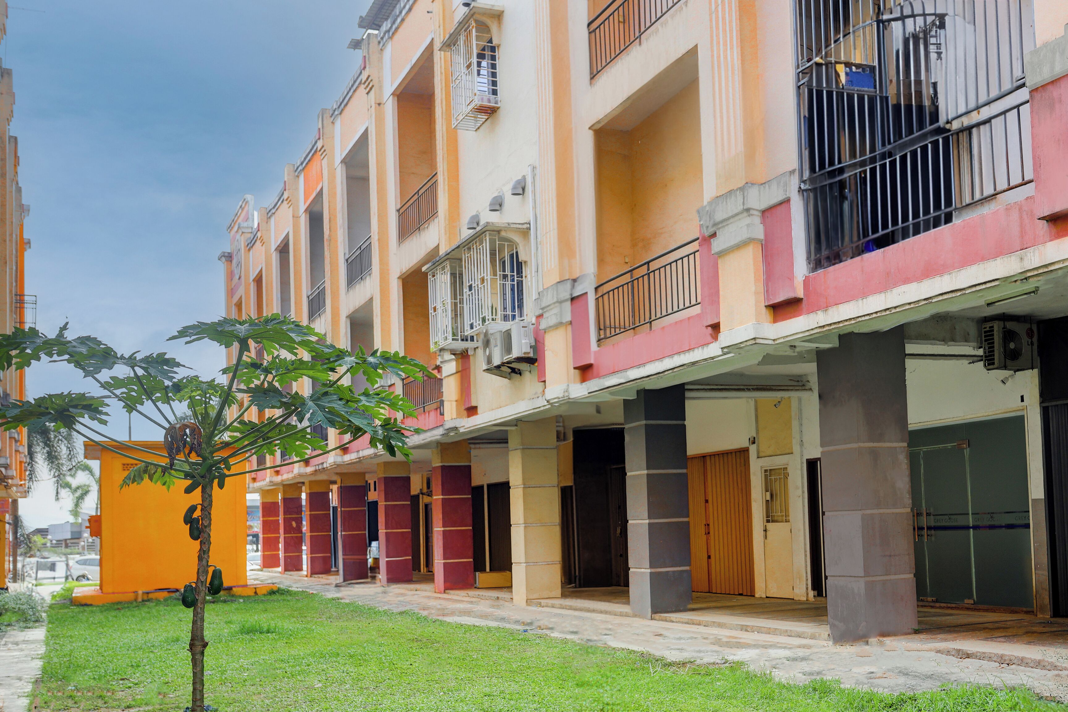 Mặt tiền nơi lưu trú