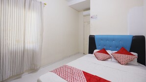 標準雙人房 | 書桌、筆電工作空間、免費無線上網、床單