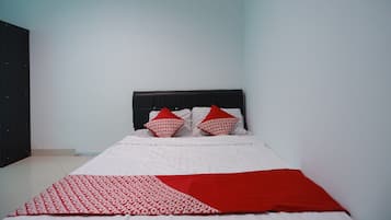 Standard Double Room | Desk, laptop workspace, free WiFi, bed sheets