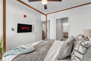 2 quartos, ferros/tábuas de passar roupa, Wi-Fi, roupa de cama