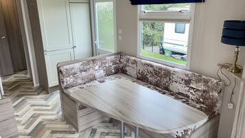 Chalet | Dining