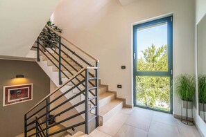 Villa (4 Bedrooms) | Interior
