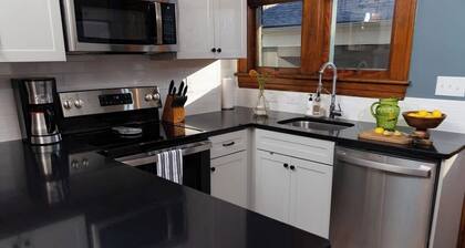 4 Bedroom Suite | Greenway | Food | Cocktails