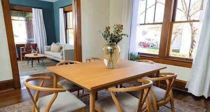 4 Bedroom Suite | Greenway | Food | Cocktails