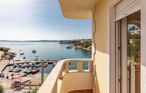 Property grounds - Beautiful apartment in Okrug Gornji (Okrug Gornji)