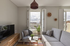 Apartment, 1 Bedroom, Terrace (4 People) | 起居区 | 45-英寸纯平电视（配备有线频道）