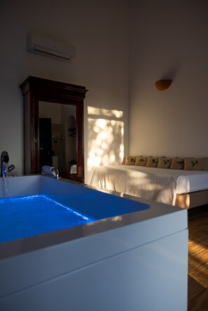 Junior suite | Een kluis op de kamer, een strijkplank/strijkijzer, gratis wifi