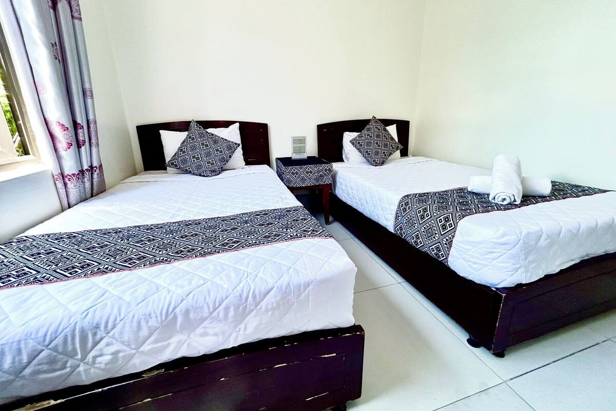 Habitación estándar con 2 camas individuales | Escritorio, wifi gratis, ropa de cama