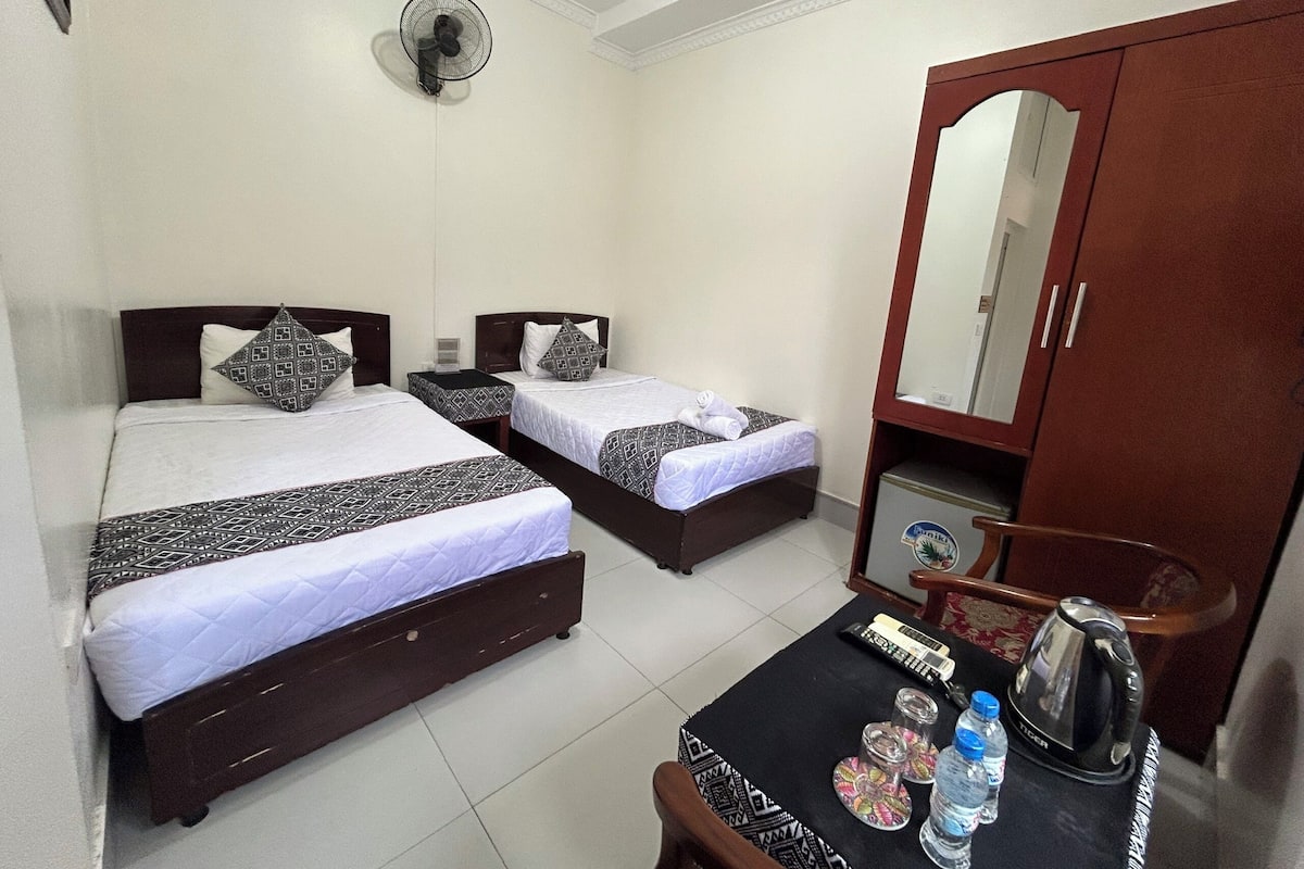 Habitación estándar con 2 camas individuales | Escritorio, wifi gratis, ropa de cama