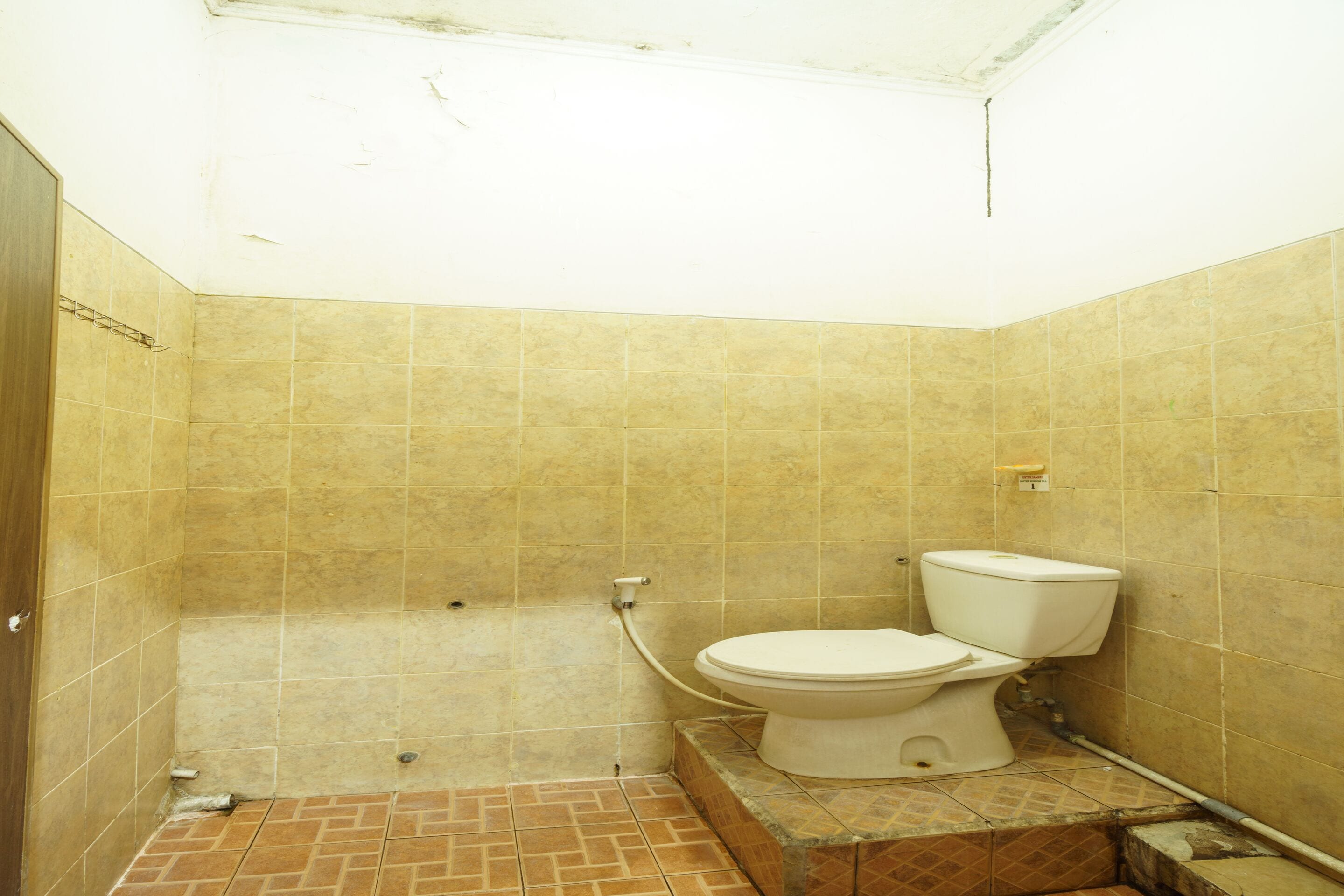 standard double room | laptop workspace, free wifi, bed sheets