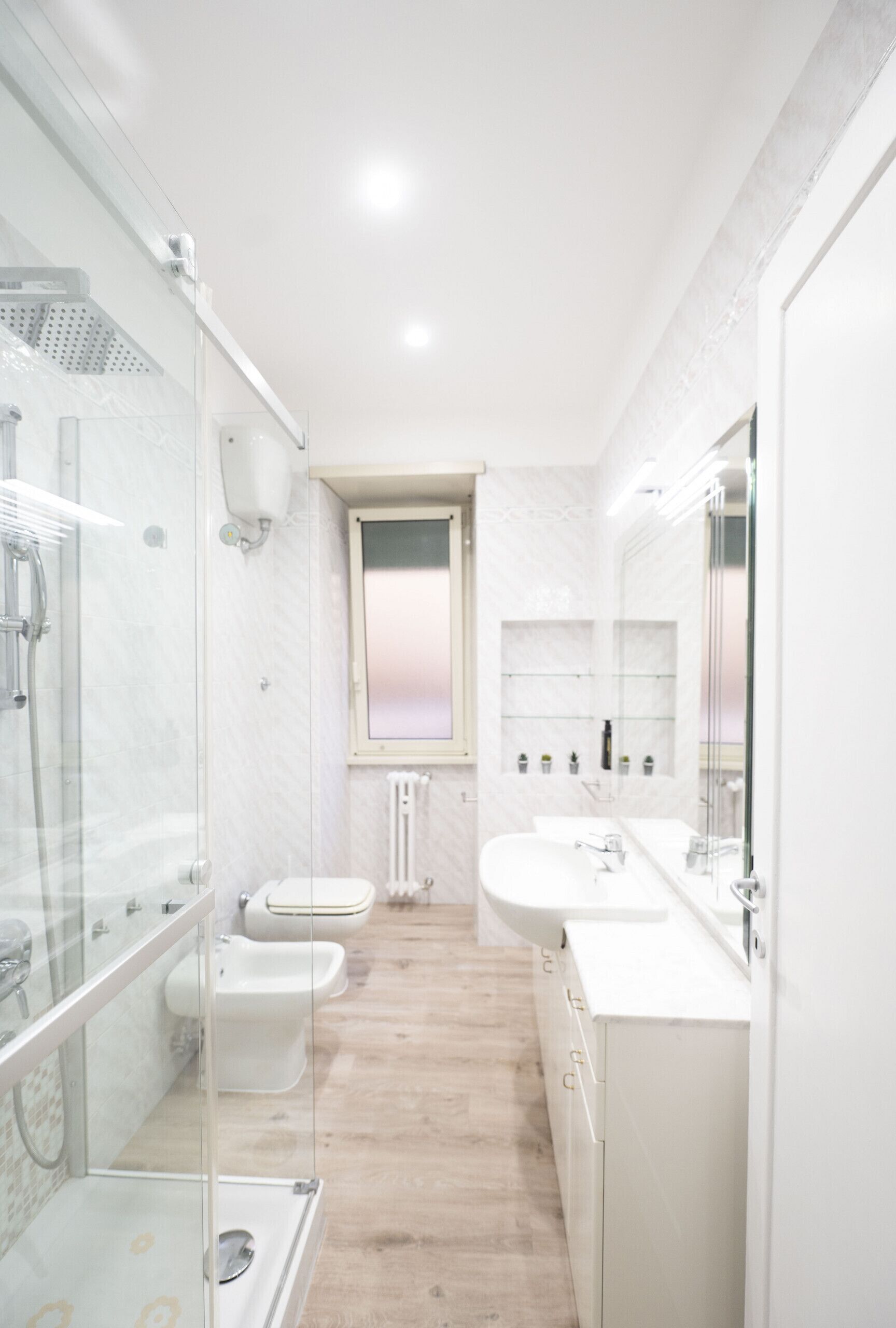 Doccia, asciugacapelli, bidet