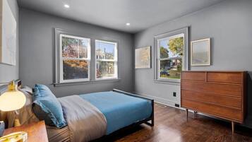 2 bedrooms, desk, iron/ironing board, free WiFi