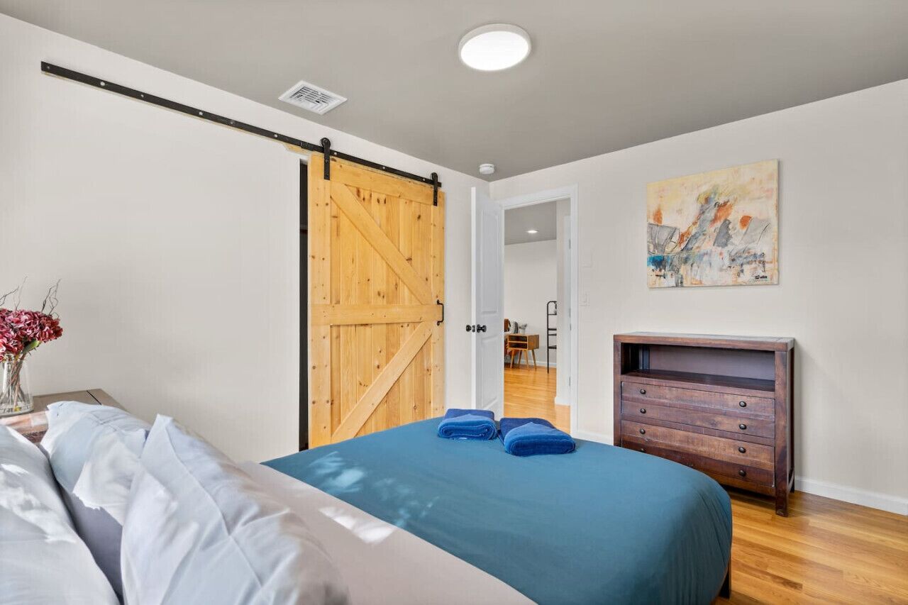 2 bedrooms, desk, iron/ironing board, free WiFi