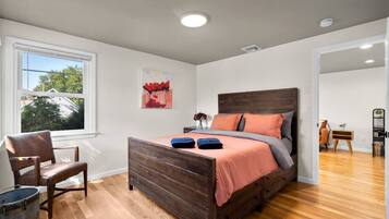 2 habitaciones, escritorio, tabla de planchar con plancha y wifi gratis