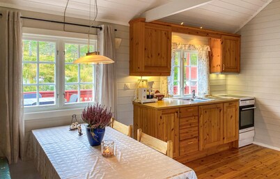 Beautiful home in Tustna with WiFi