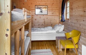 4 soverom, wi-fi (inkludert) og sengetøy