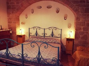 Leilighet, 3 soverom, hageutsikt, 1. etasje | Individuelt dekorert, individuelt innredet og sengetøy