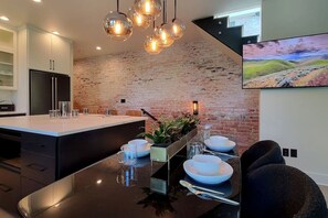 Dining - Luxurious Station House Suite A (Jacksonville)