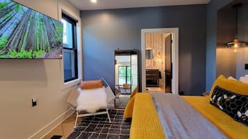 2 habitaciones, escritorio, tabla de planchar con plancha y wifi