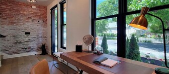 Luxurious Station House Suite A