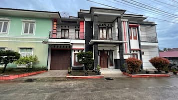 Mặt tiền nơi lưu trú