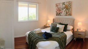 3 bedrooms, travel crib, bed sheets - River Cottage Retreat - Jalbarragup (Jalbarragup)