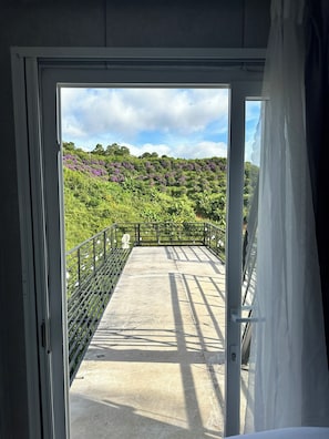 Quarto casal bĂĄsico, 1 cama Queen, vista para a montanha, em edifĂcio anexo | 2 quartos, roupas de cama premium, camas com colchĂ”es pillow-top