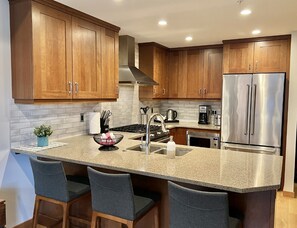 Fridge, microwave, oven, stovetop - Mountain Getaway - Steps away from Main Street! (Canmore)