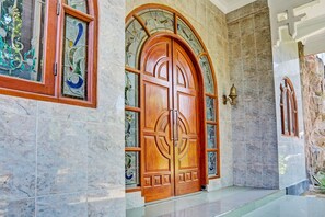 Front of property - SPOT ON 93144 Homestay H. Syarif Syariah - Bandar Gresik 2 (Gresik)