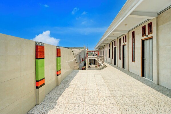 Exterior detail - Hotel O Karman's Sari 1 Homestay Syariah (Gresik)